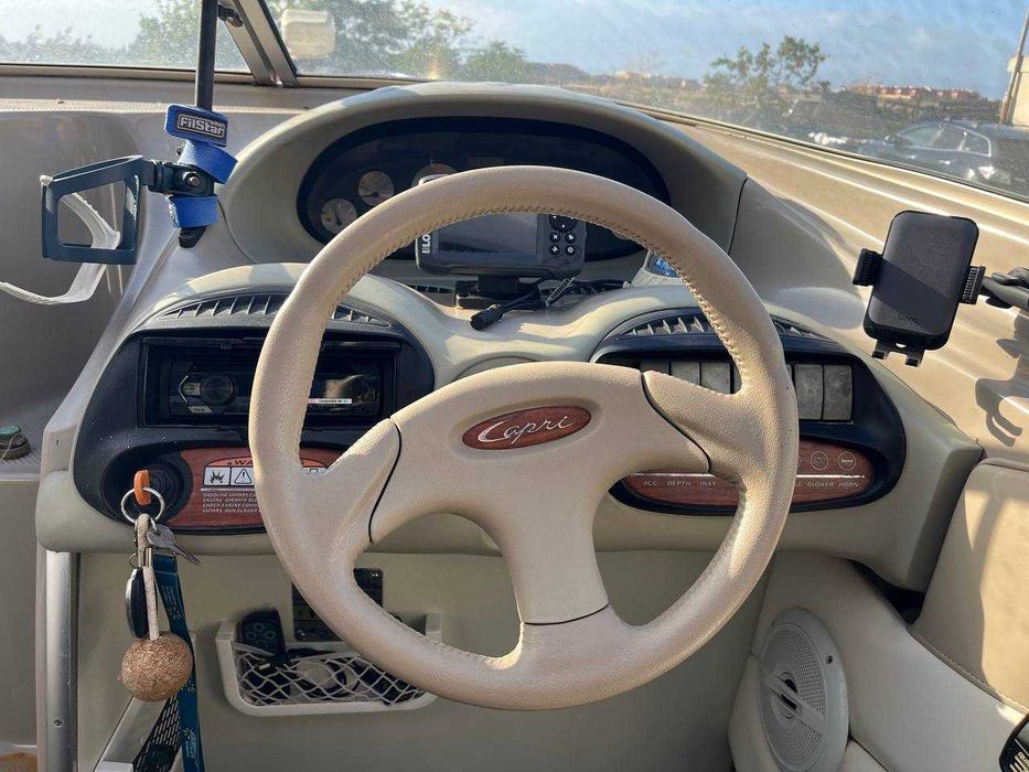 Лодка Bayliner 2052