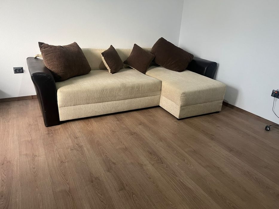 Vând colțar in stare foarte buna