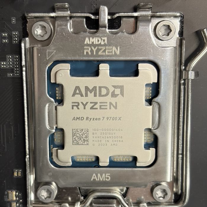 KIT AMD Ryzen 7 9700x + GIGABYTE B650 Aorus Elite AX V2 | TrueGSM