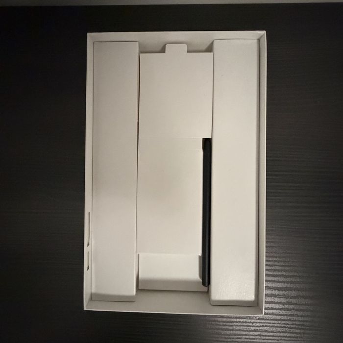 Vand  tableta  tab s6 lite cu cartela de telefon arata ca noua