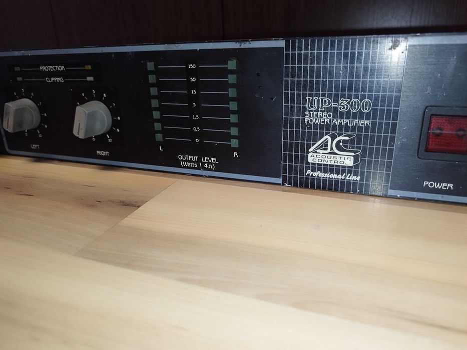 Statie / amplificator profesional Acoustic 600 Wati