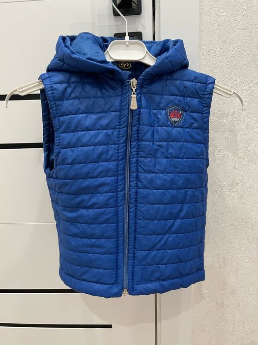 Жилетка 2г продам!