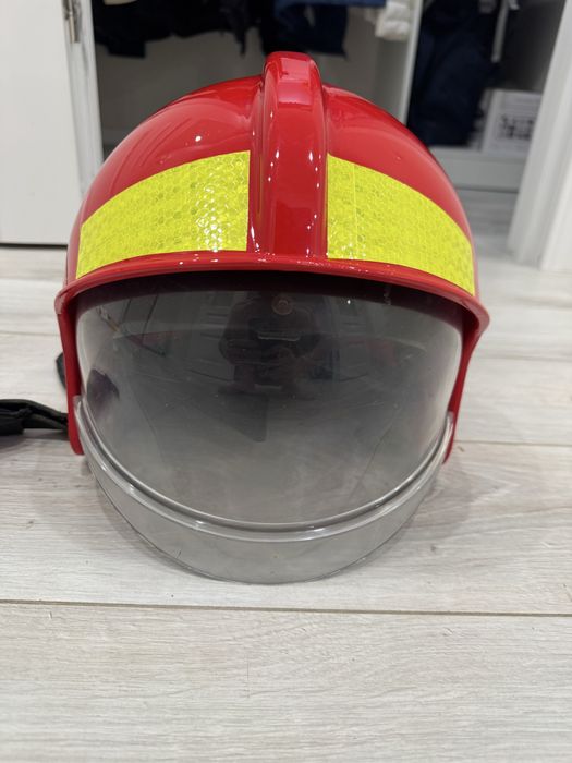 Продам пожарную каску