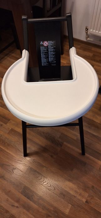 Scaun bebeluși cu măsuță rabatabila.