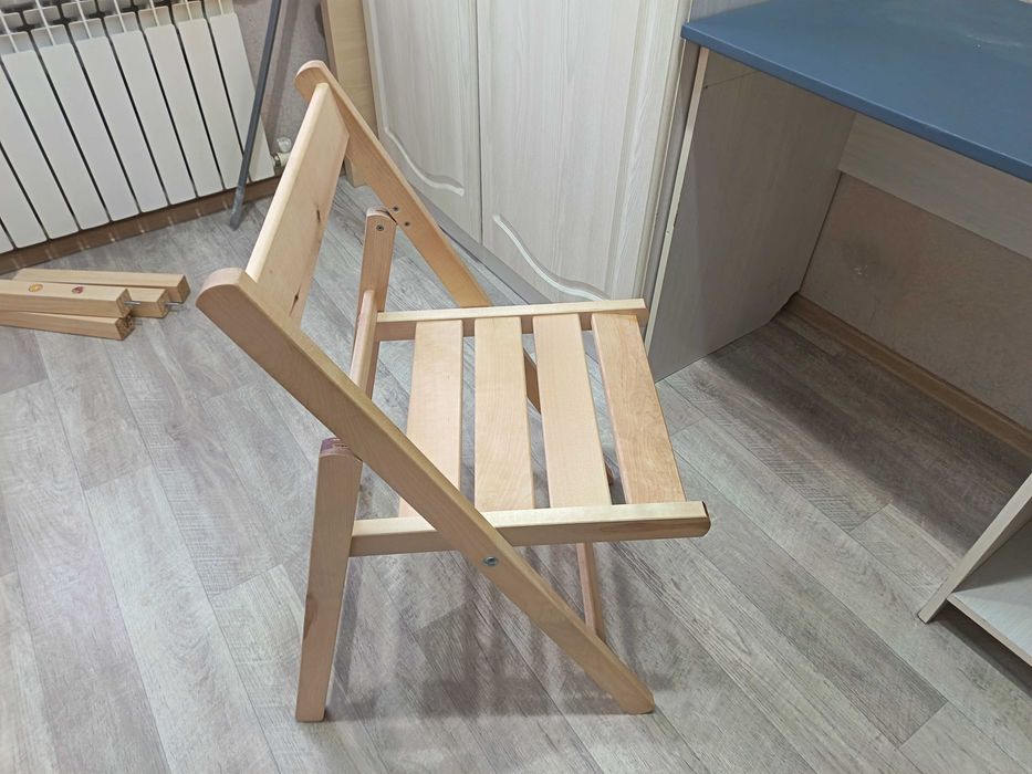 Продам складные стулья 4шт
