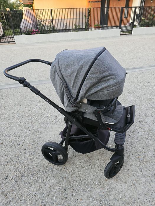 Cărucior 3 în 1 Adamex Reggio – complet echipat, stare foarte bună