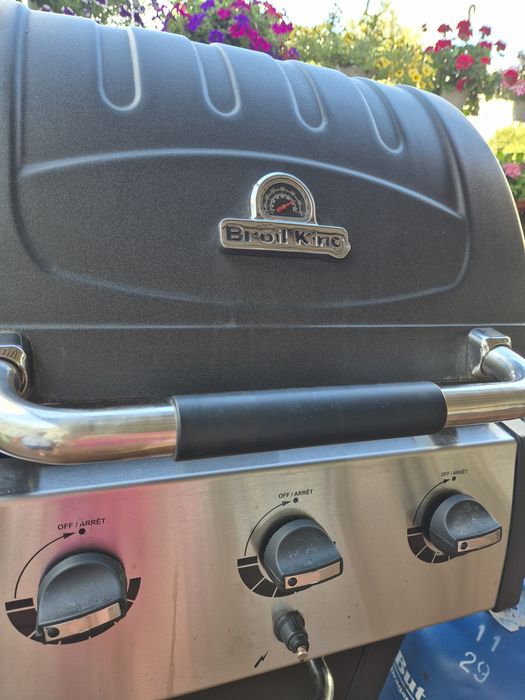Grătar premium pe gaz Broil King + 2 butelii + accesorii | Achiziție Mobexpert