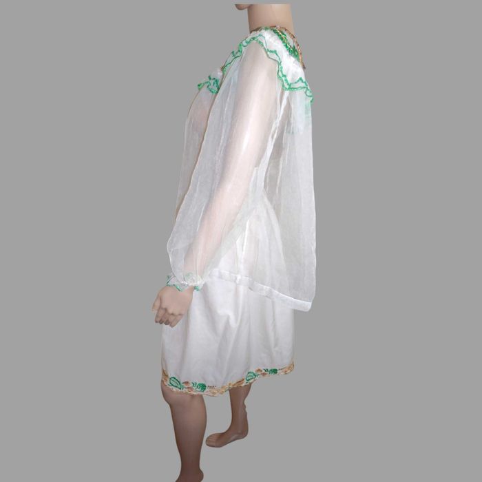 Costum popular vechi pe voal din Banat , M