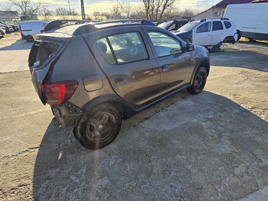 Dezmembrez Sandero Stepway 2018 1.5 dci varianta full