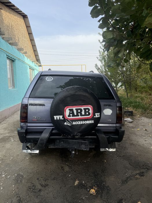 Машина Opel Frontera