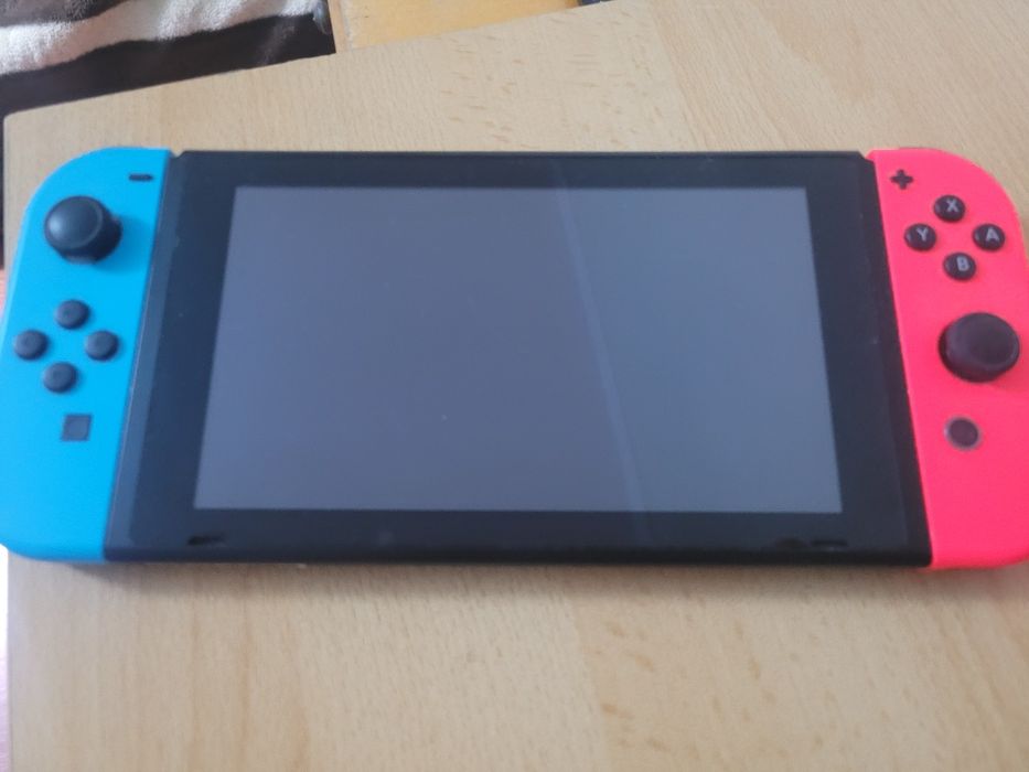 Nintendo Switch V2 + Zelda Tears of the Kingdom + Pokémon Scarlet (DLC inclus)