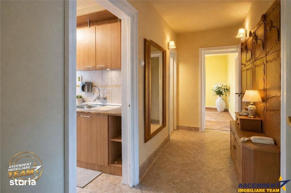 FILM:Apartament cu 4 camere,2 bai,2 balcoane,2 garaje,Targu Secuiesc,C