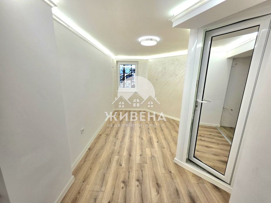 Продава 1-стайно помещение в района на Конфуто, площ 15 кв.м