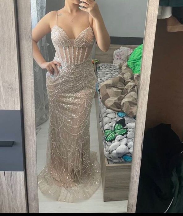 Rochie de ocazie lungă  cu strasuri , perle, paiete, corset