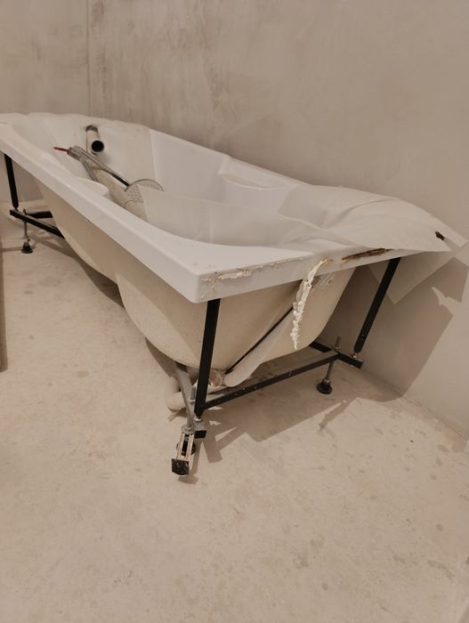 Унитаз и ванна продаётся