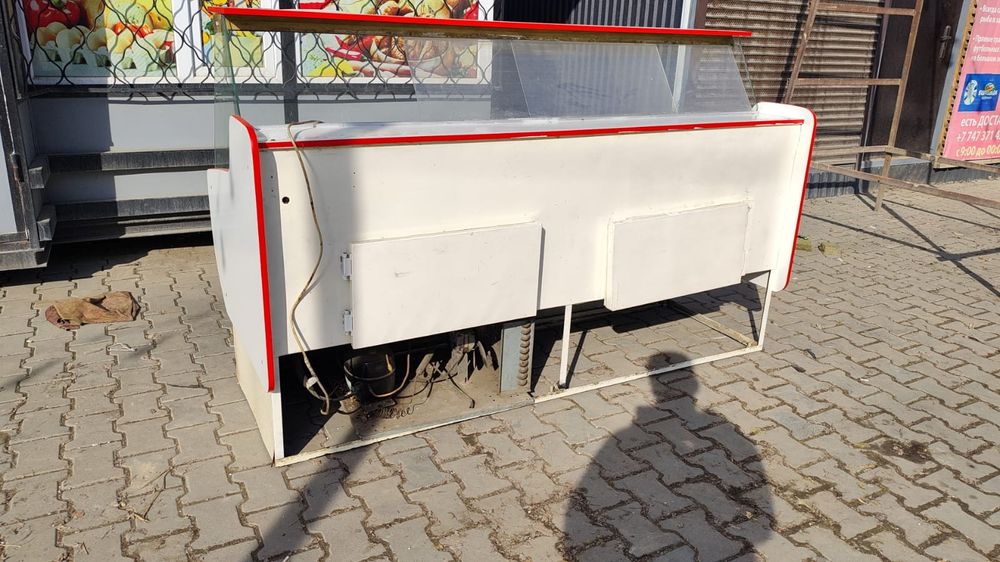 Витринный холодильник