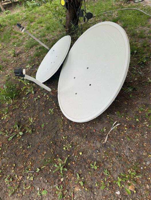 Antene satelit second hand – 1 mare + 1 mică + LNB – 125 RON