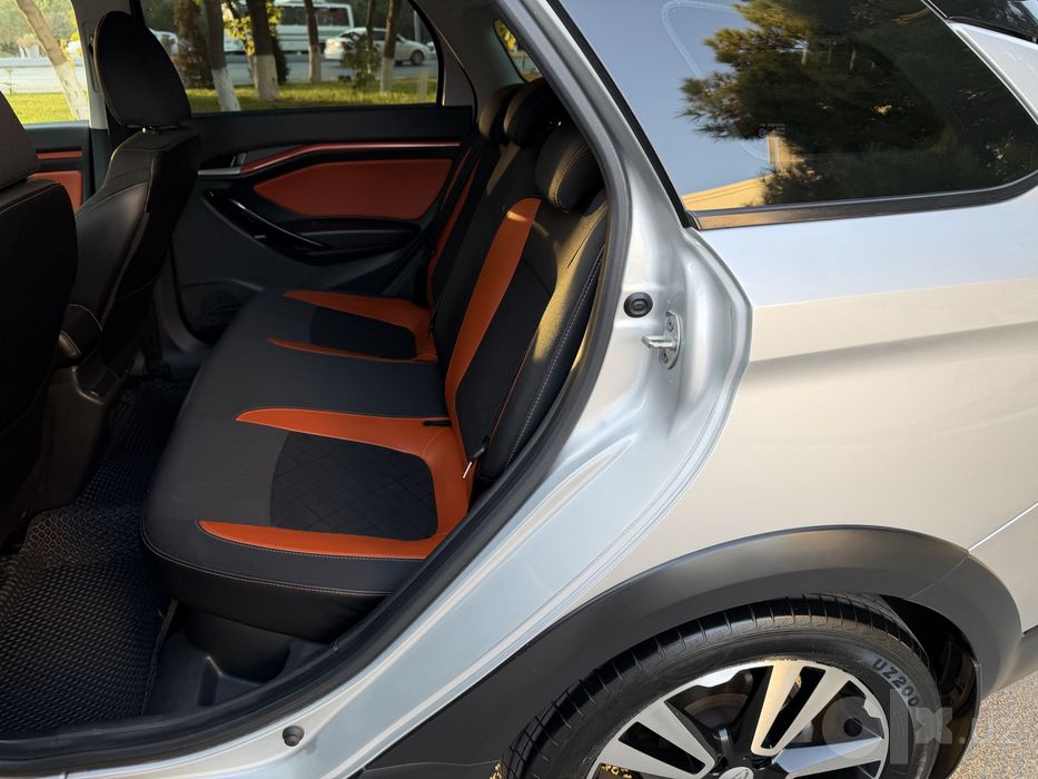 Lada Vesta SW Cross 1.6 механика