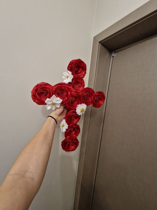 Aranjament floral din satin