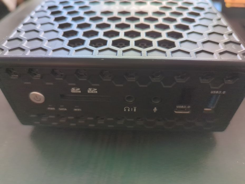 Оригинален Zotac Mini PC - ci323nano fanless