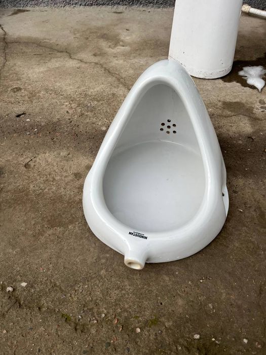 Писсуары унитаз .