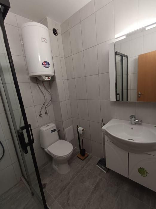 Дава се под наем Тристаен апартамент в Варна, Колхозен пазар - 90 кв.м за 500 € - Снимка #9