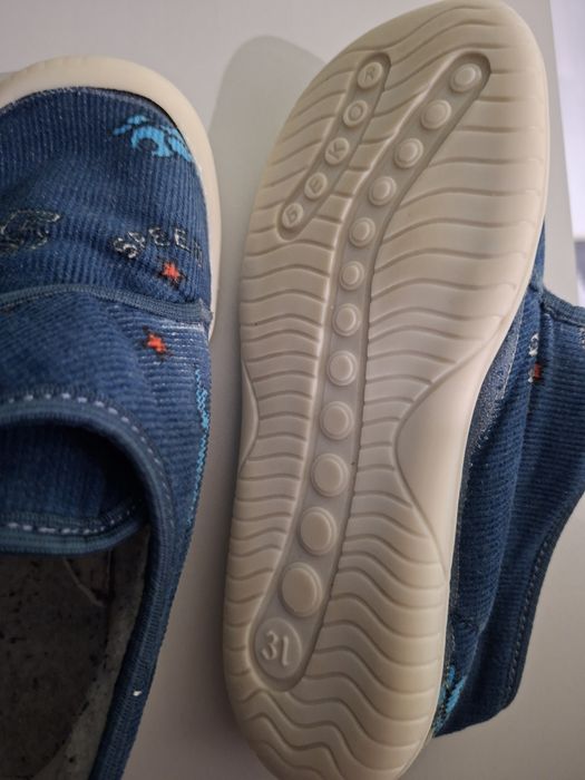 Пантофи за момче