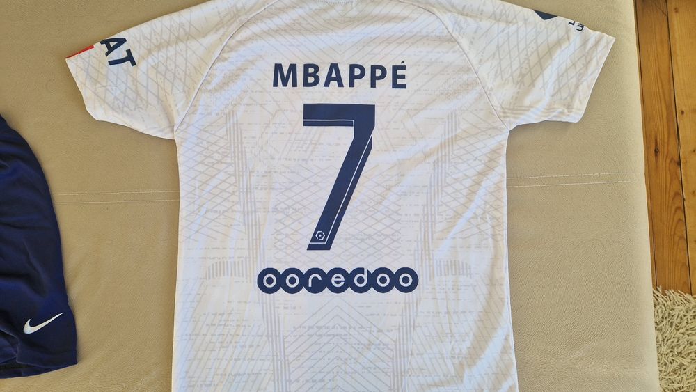 PSG оригинален екип 170 см Mbappe
