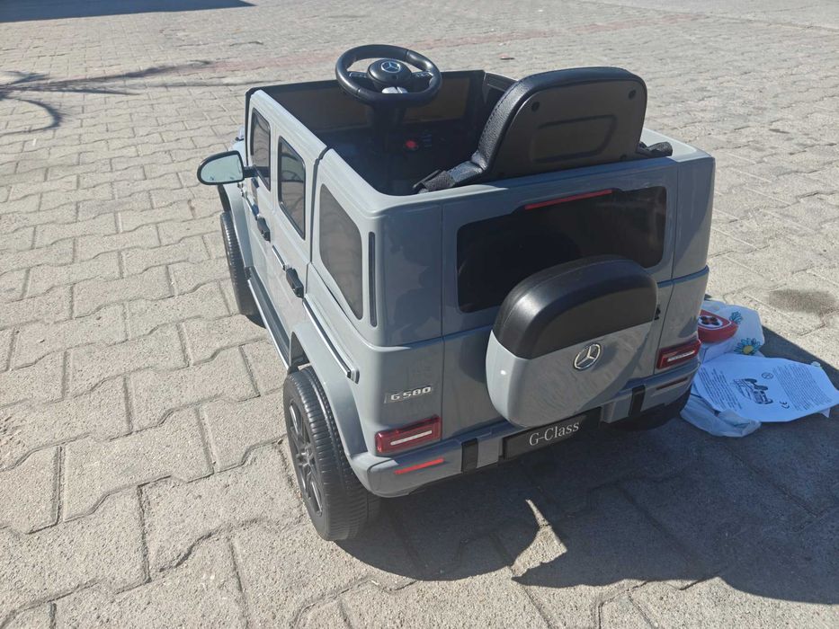 MERCEDES Акумулаторен джип Mercedes-Benz G580 сив