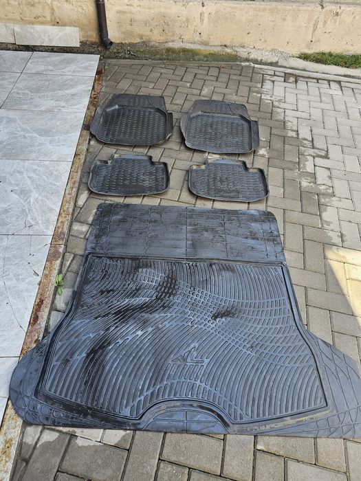 Коврики в машину красивые