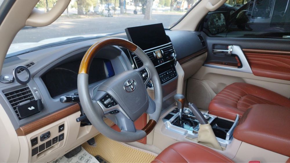 Тойота 200, сотилади 2015 йил. СМС ЕЗМЕЛА ИЛОЖИ БЎСА