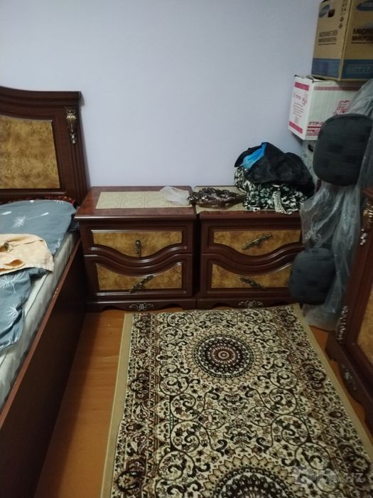 Двух спальная кроват, тумбочки, турмо, шифоньер