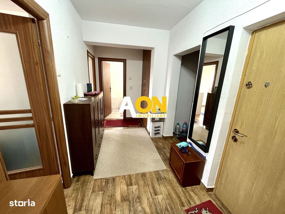 Apartament cu 3 Camere, Decomandat, Boxă la subsol, Zona Mercur-Cetate — fotografia 1