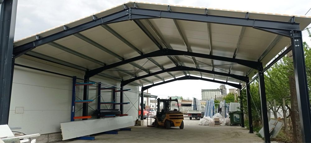 Vand hala metalica de 600mp cu panouri de 100mm