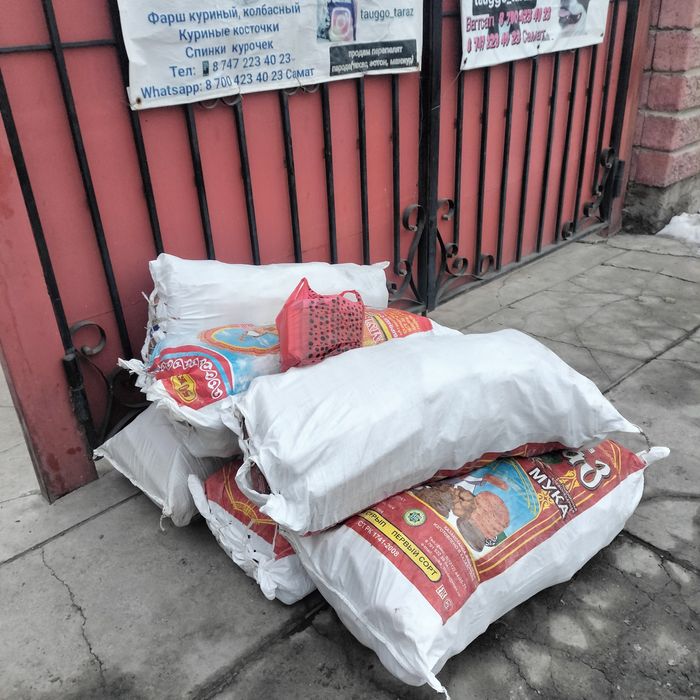 Колбаса для питомцев, для кур для рыб