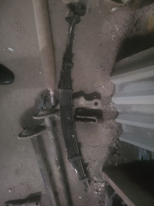 Продам рессору на Зил 130 и рама на сельхозника