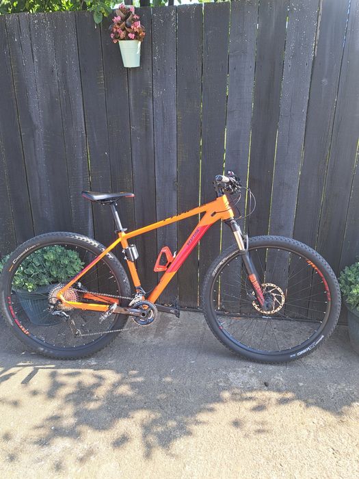 Bicicleta cube hardtail