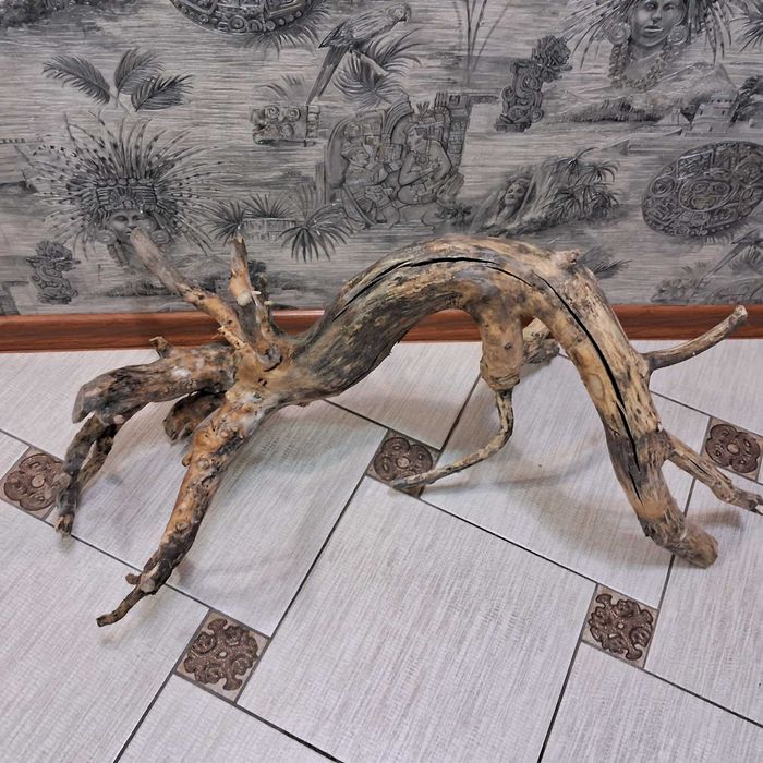 Коряга в аквариум