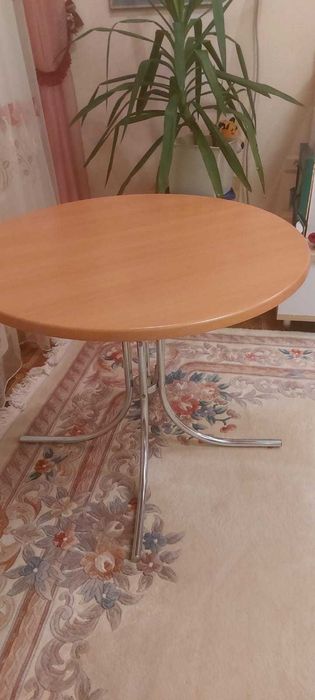 Продам круглый стол