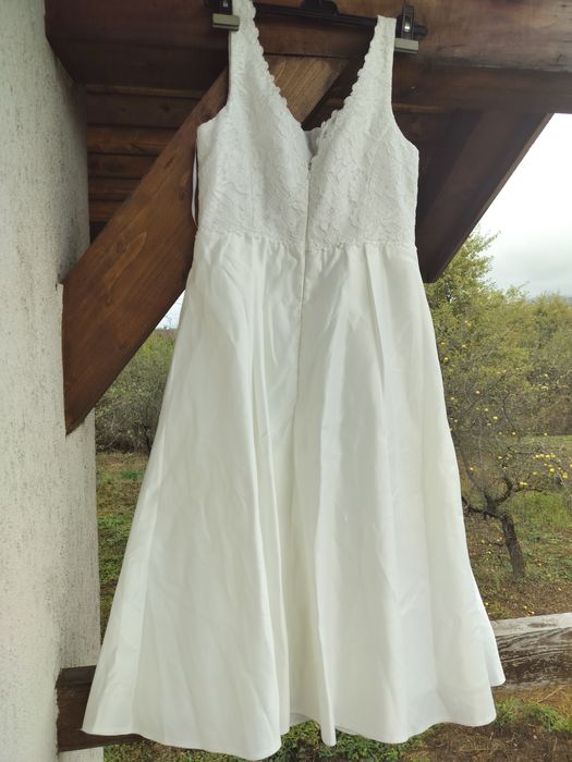 Rochie de mireasa sau cununia civila. Alba și nouă Nr 38