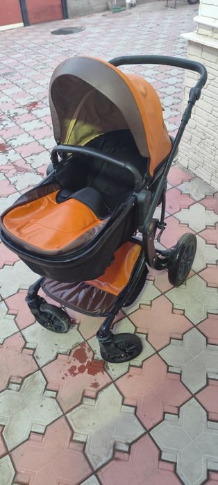 Продам коляску с резиновыми колесами