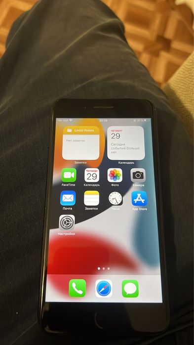 Продам айфон 7+
