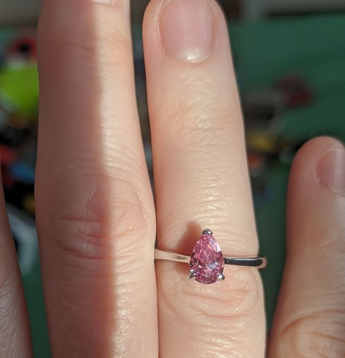 Сребърен пръстен с мойсанит