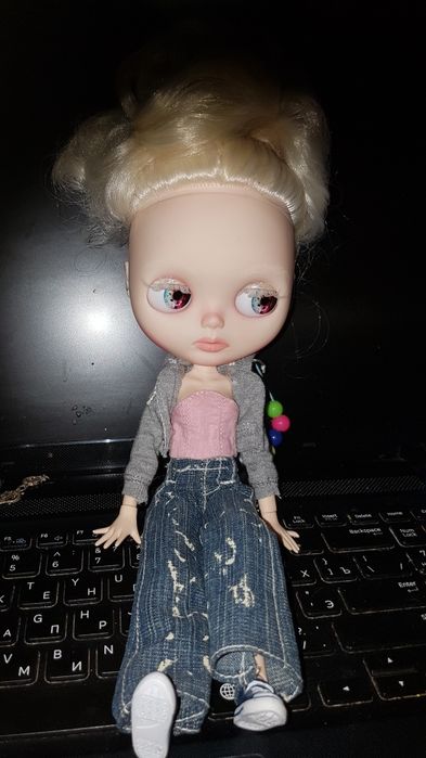 Блайз, девочка альбинос