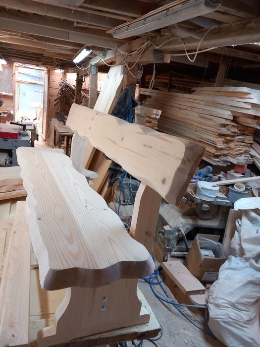 Баварски маси и пейки