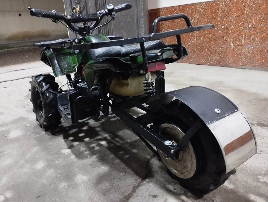 Трицикл  бензиновый сотилади нархини келишамиз