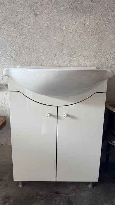 Mobilier de baie, cu dulapior si chiuveta