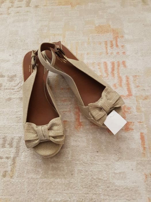 Oferta!!!Sandale dama noi marimea 37