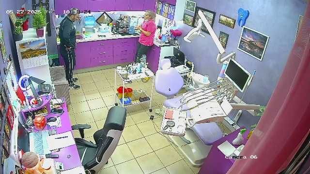 Продавам стоматологичен стол в много добро състояние Китайски.