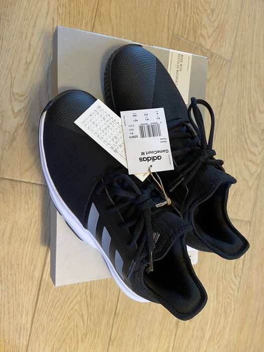 НОВИ 42 2/3 маратонки adidas за 30 €